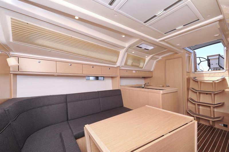 Book yachts online - sailboat - Bavaria Cruiser 37 - Sofija - rent