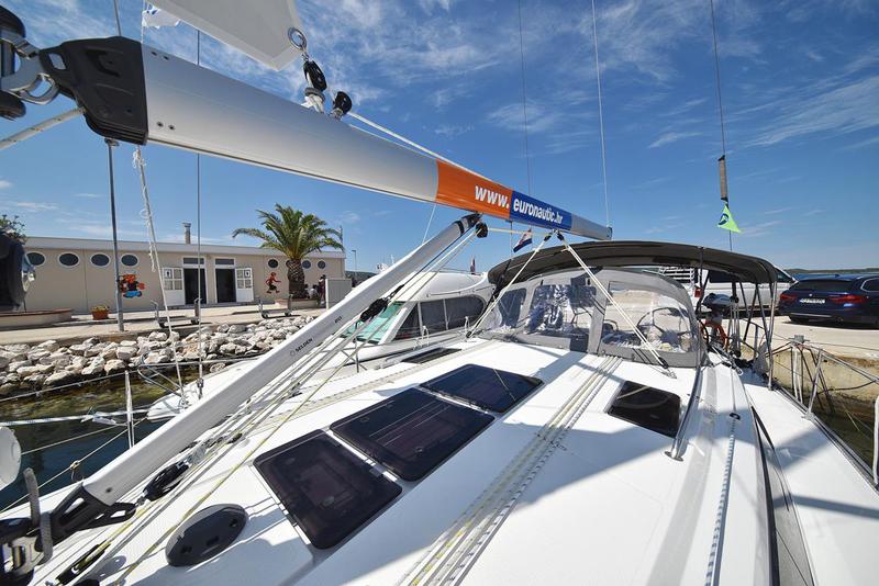 Book yachts online - sailboat - Bavaria Cruiser 37 - Sofija - rent