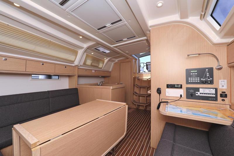 Book yachts online - sailboat - Bavaria Cruiser 37 - Sofija - rent
