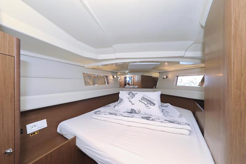 Book yachts online - sailboat - Oceanis 41.1 - Dalmatinka - rent