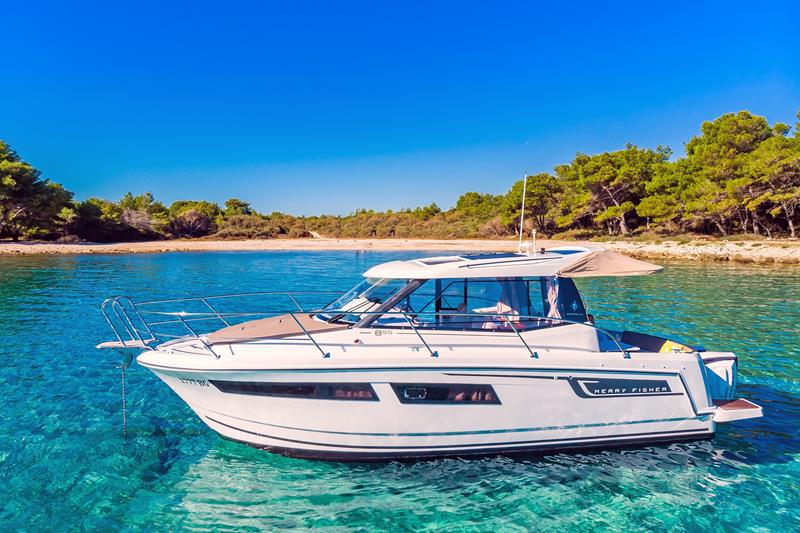 Book yachts online - motorboat - Merry Fisher 855 - Dobrila - rent