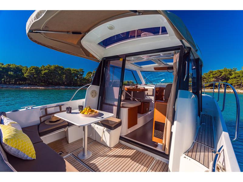 Book yachts online - motorboat - Merry Fisher 855 - Dobrila - rent