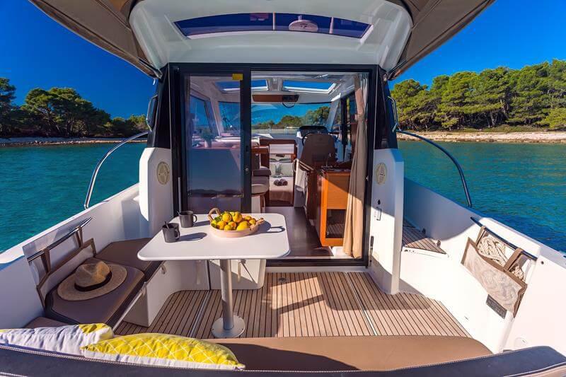 Book yachts online - motorboat - Merry Fisher 855 - Dobrila - rent