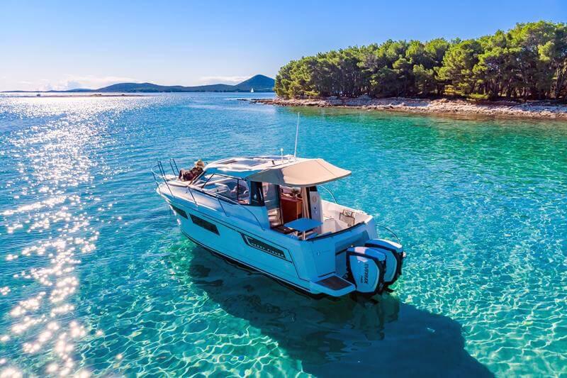 Book yachts online - motorboat - Merry Fisher 855 - Dobrila - rent