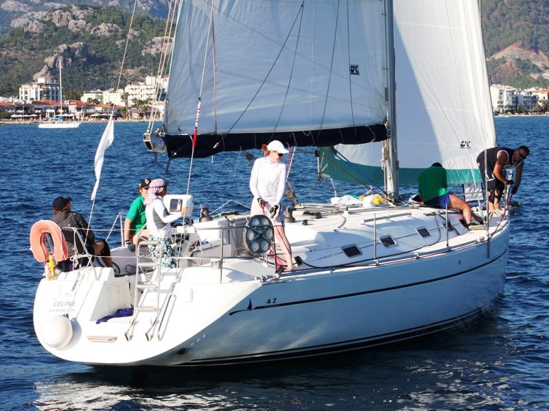 Book yachts online - sailboat - Harmony 42 - Nerina - rent