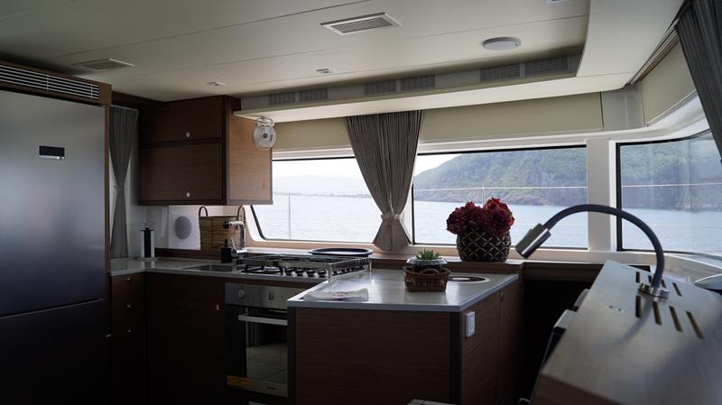 Book yachts online - catamaran - Lagoon 52 - Blue Velvet - rent