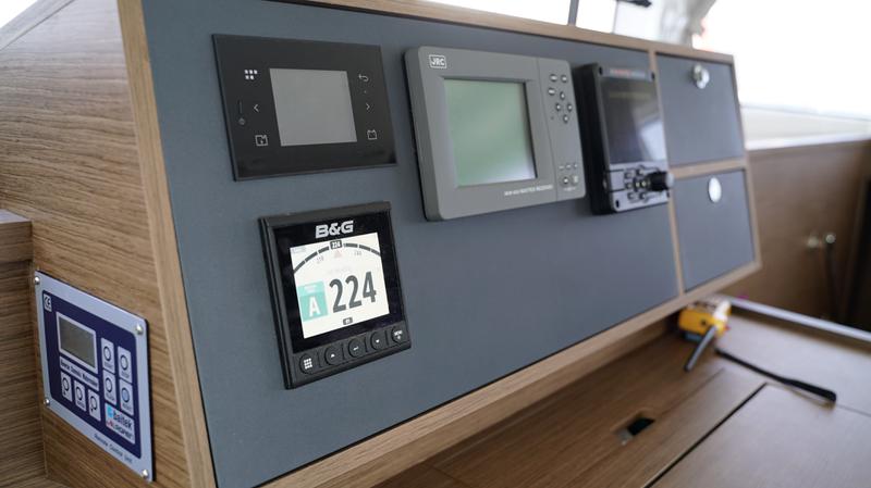 Book yachts online - catamaran - Lagoon 52 - Blue Velvet - rent