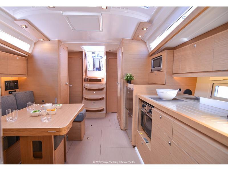 Book yachts online - sailboat - Dufour 390 Grand Large - Fluid II - rent