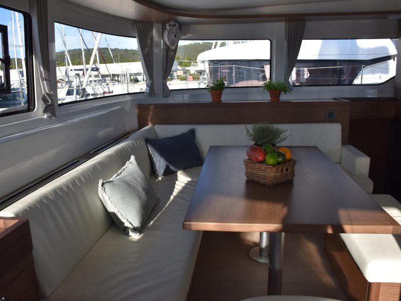 Book yachts online - catamaran - Lagoon 46 - NOTORIOUS Air Condition Generator Watermaker - rent