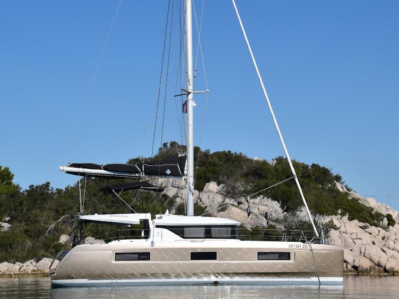 Book yachts online - catamaran - Lagoon 46 - NOTORIOUS Air Condition Generator Watermaker - rent