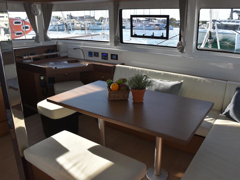 Book yachts online - catamaran - Lagoon 46 - NOTORIOUS Air Condition Generator Watermaker - rent