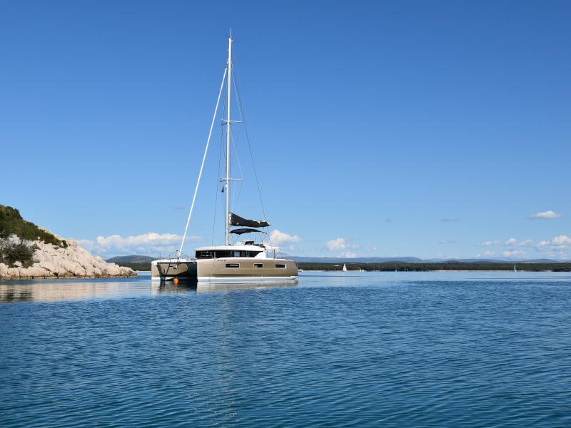 Book yachts online - catamaran - Lagoon 46 - NOTORIOUS Air Condition Generator Watermaker - rent