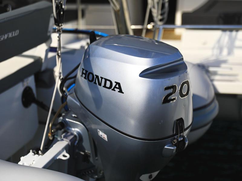 Book yachts online - catamaran - Lagoon 450 F - OLIVER Air condition in salon Generator - rent