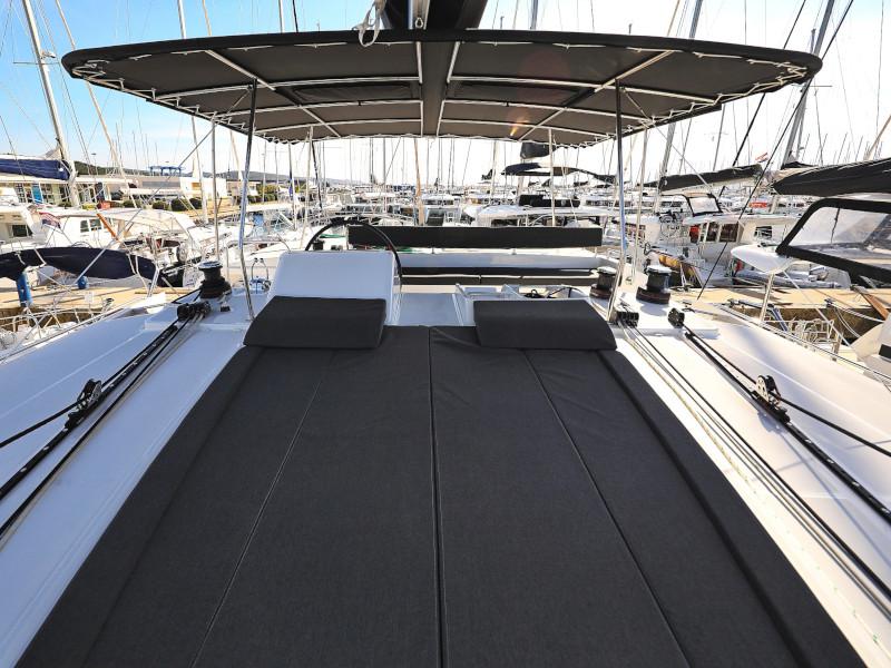 Book yachts online - catamaran - Lagoon 450 F - OLIVER Air condition in salon Generator - rent