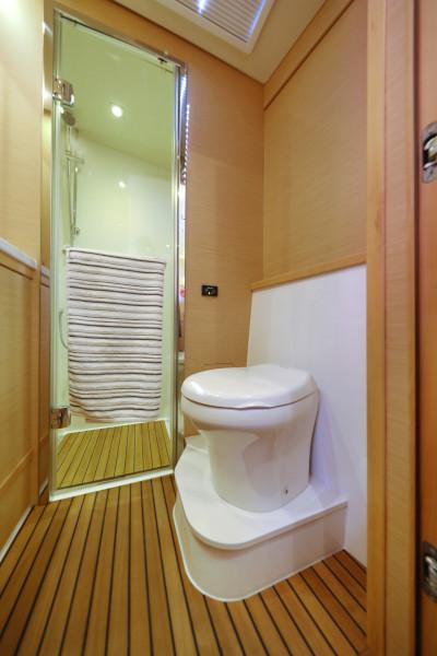 Book yachts online - catamaran - Lagoon 52 - SEA DWELLER  - rent
