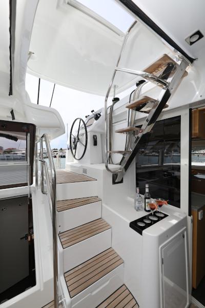 Book yachts online - catamaran - Lagoon 52 - SEA DWELLER  - rent
