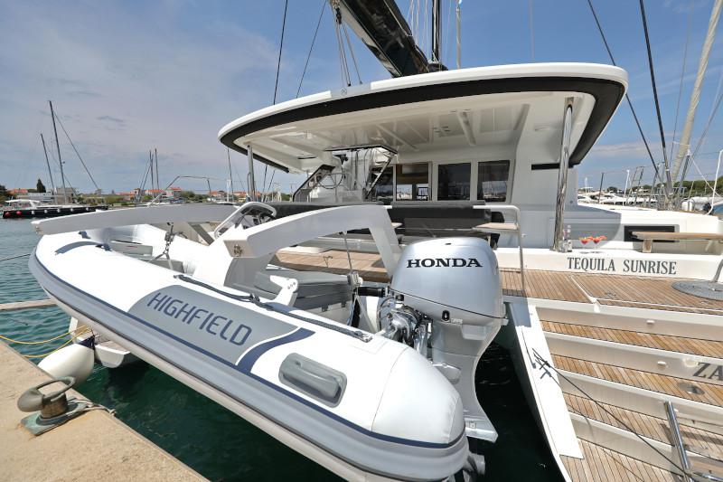 Book yachts online - catamaran - Lagoon 52 - SEA DWELLER  - rent