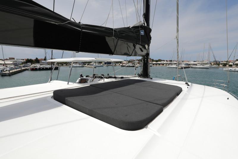 Book yachts online - catamaran - Lagoon 52 - SEA DWELLER  - rent