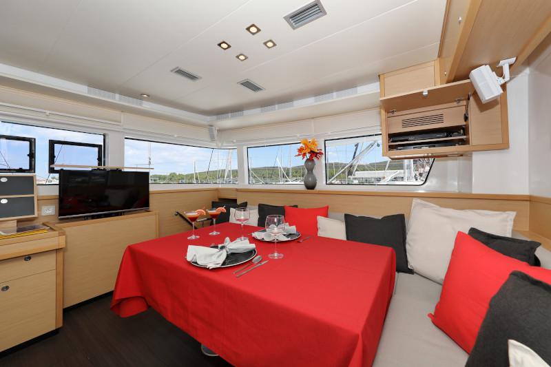 Book yachts online - catamaran - Lagoon 52 - SEA DWELLER  - rent