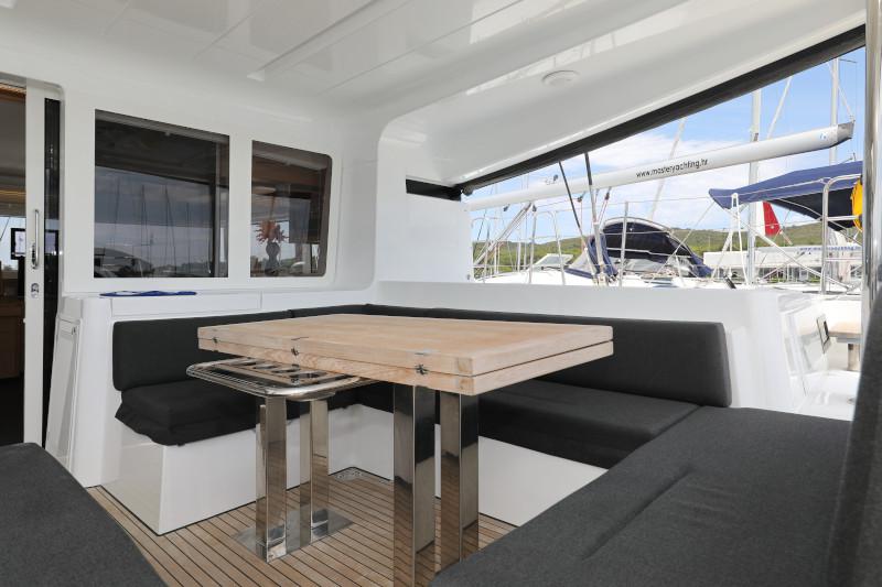 Book yachts online - catamaran - Lagoon 52 - SEA DWELLER  - rent