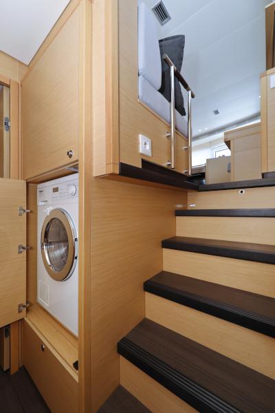 Book yachts online - catamaran - Lagoon 52 - SEA DWELLER  - rent
