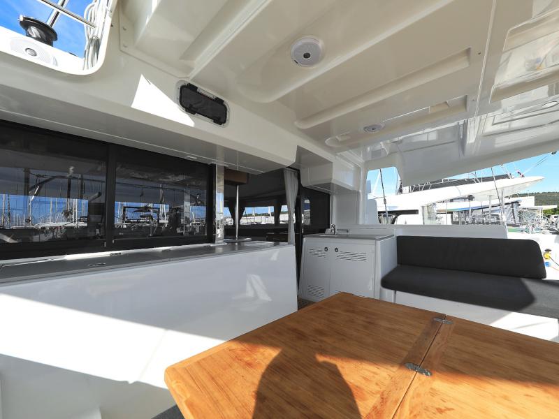 Book yachts online - catamaran - Lagoon 46 - DEEPSEA Air Condition Generator Watermaker - rent