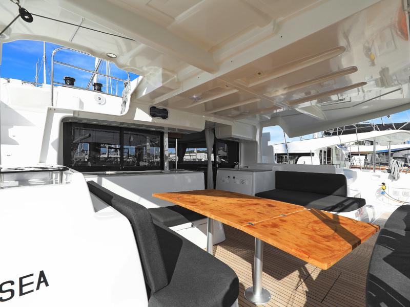 Book yachts online - catamaran - Lagoon 46 - DEEPSEA Air Condition Generator Watermaker - rent