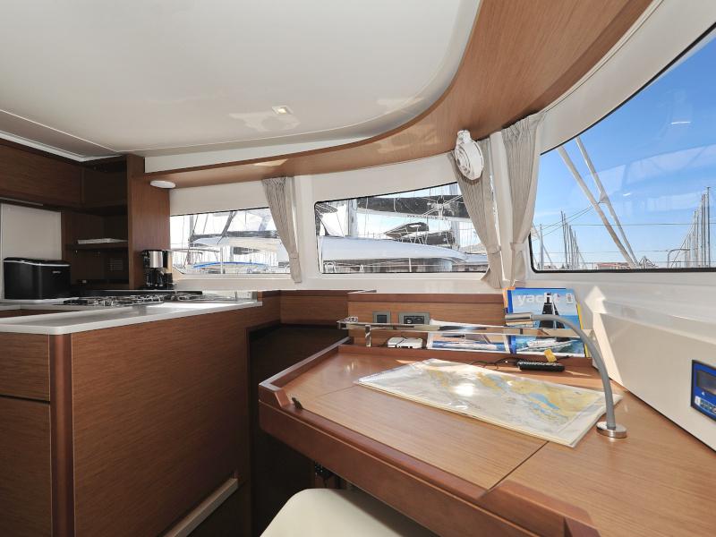 Book yachts online - catamaran - Lagoon 46 - DEEPSEA Air Condition Generator Watermaker - rent