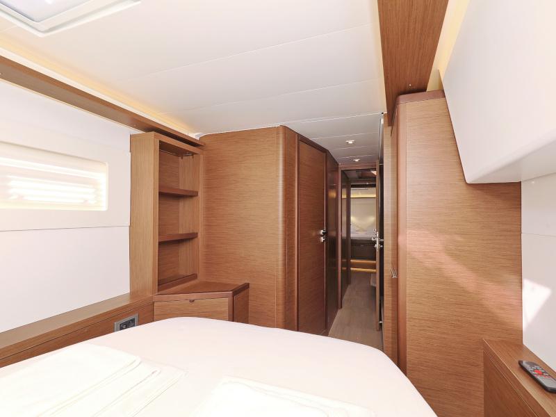 Book yachts online - catamaran - Lagoon 46 - DEEPSEA Air Condition Generator Watermaker - rent