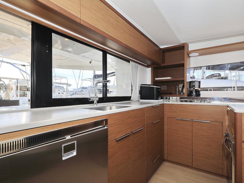 Book yachts online - catamaran - Lagoon 46 - DEEPSEA Air Condition Generator Watermaker - rent