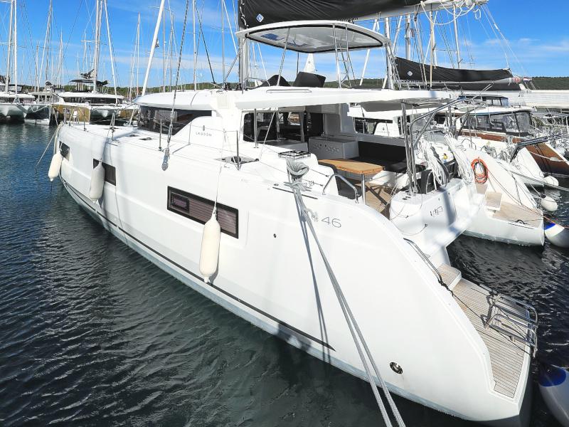 Book yachts online - catamaran - Lagoon 46 - DEEPSEA Air Condition Generator Watermaker - rent