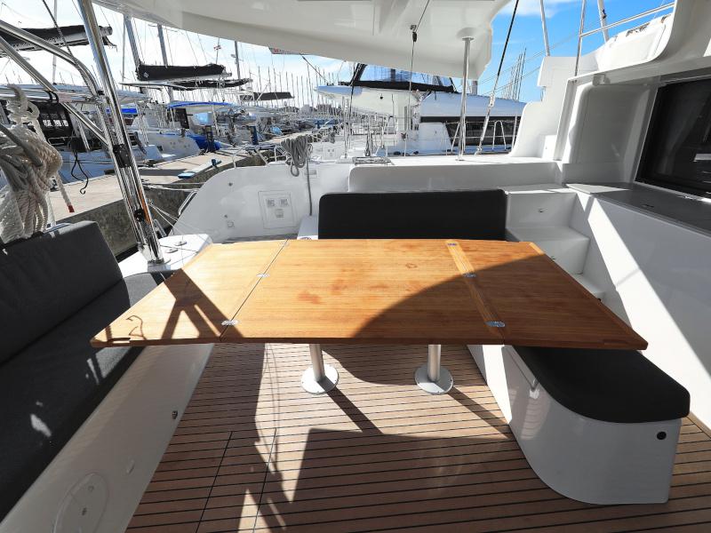Book yachts online - catamaran - Lagoon 46 - DEEPSEA Air Condition Generator Watermaker - rent