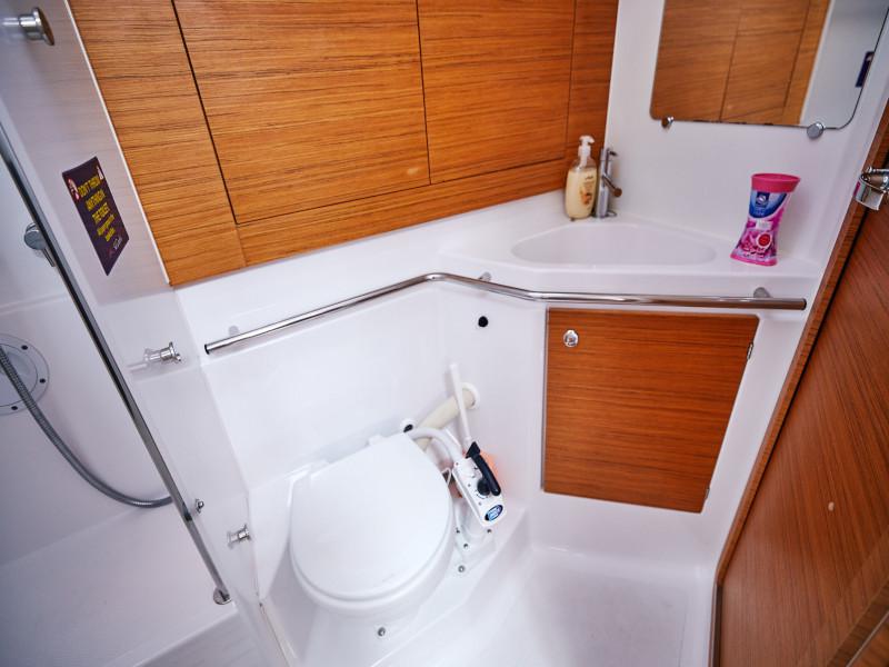 Book yachts online - sailboat - Elan 45 Impression - Katija - rent