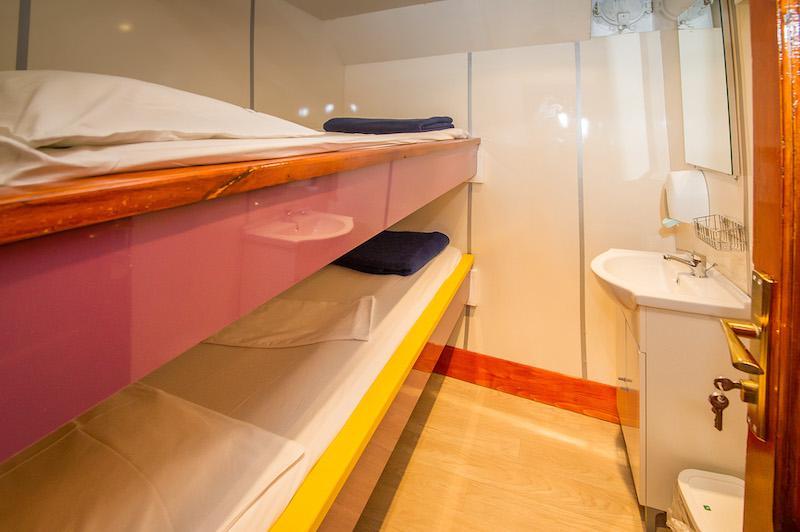 Book yachts online - motorboat - Motoryacht Penelopa - Penelopa - rent