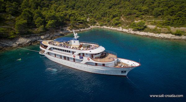 Book yachts online - motorboat - Motoryacht  Esperanza - Esperanza - rent