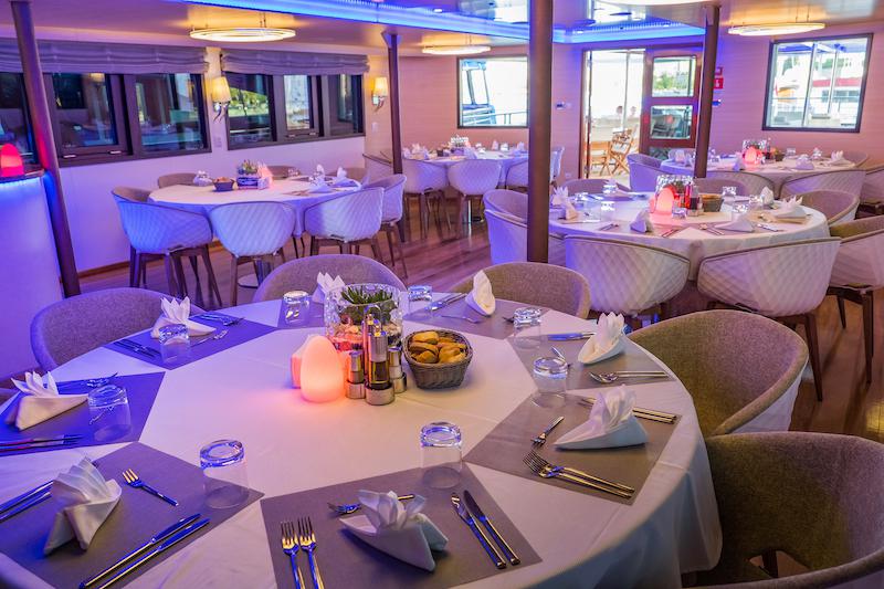 Book yachts online - motorboat - Motoryacht Olimp - Olimp - rent
