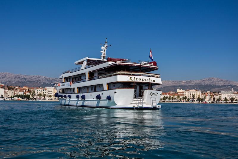 Book yachts online - motorboat - Motoryacht Kleopatra - Kleopatra - rent