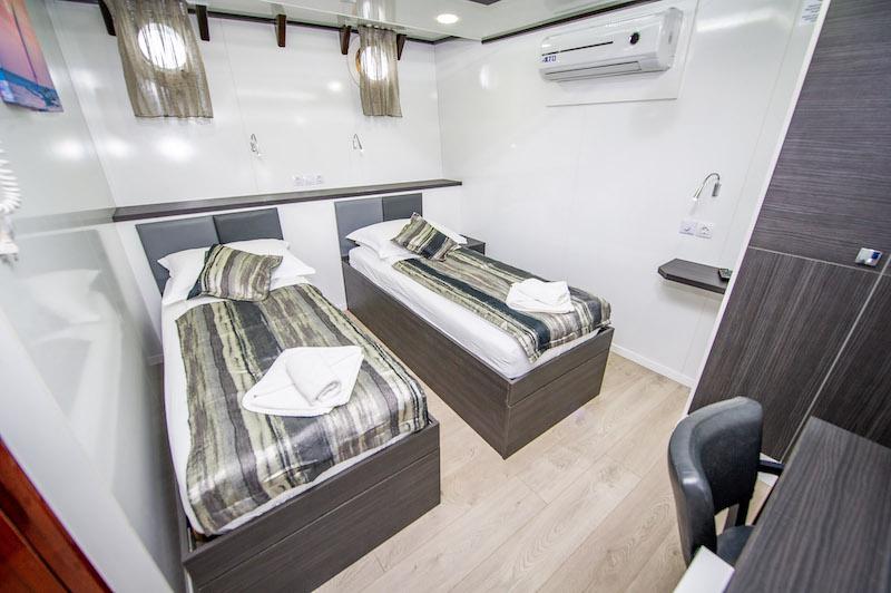 Book yachts online - motorboat - Motoryacht Kleopatra - Kleopatra - rent