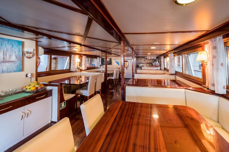 Book yachts online - motorboat - Motoryacht  Columbo - Columbo - rent