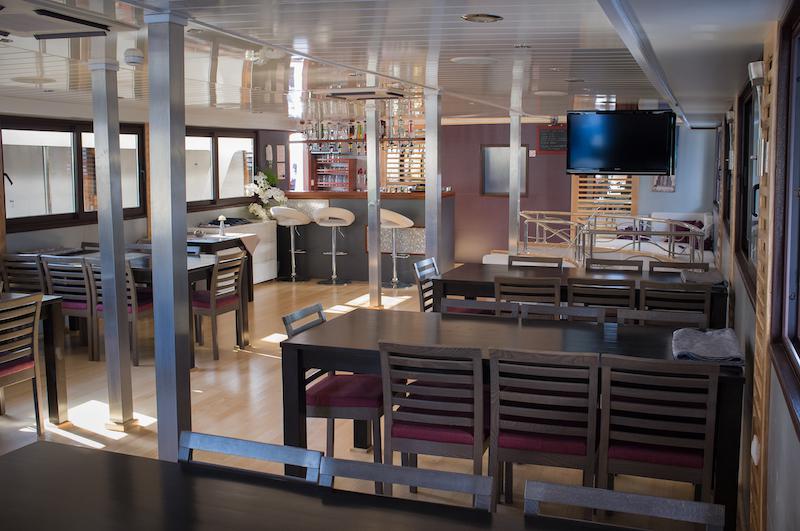 Book yachts online - motorboat - Motoryacht Pacific - Pacific - rent