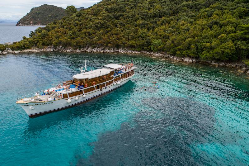 Book yachts online - motorboat - Motoryacht  Tuna - Tuna - rent