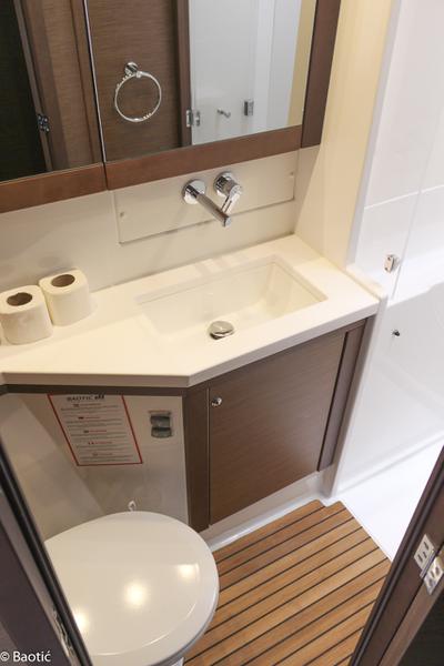 Book yachts online - catamaran - Lagoon 450 Fly - MOJA MALA (AC in salon and cabin + generator) - rent