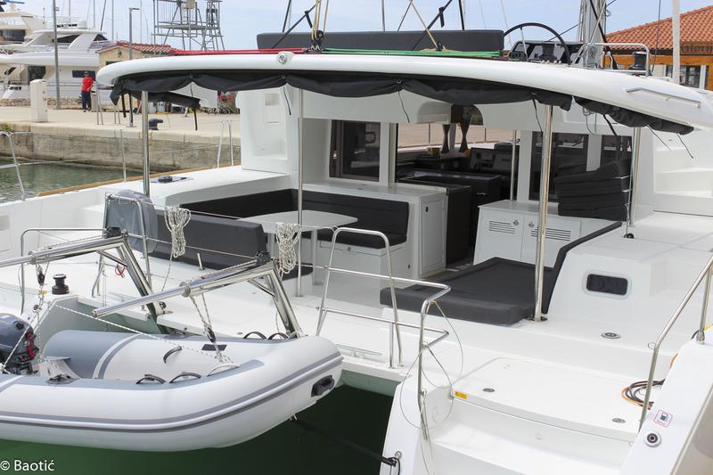 Book yachts online - catamaran - Lagoon 450 Fly - MOJA MALA (AC in salon and cabin + generator) - rent