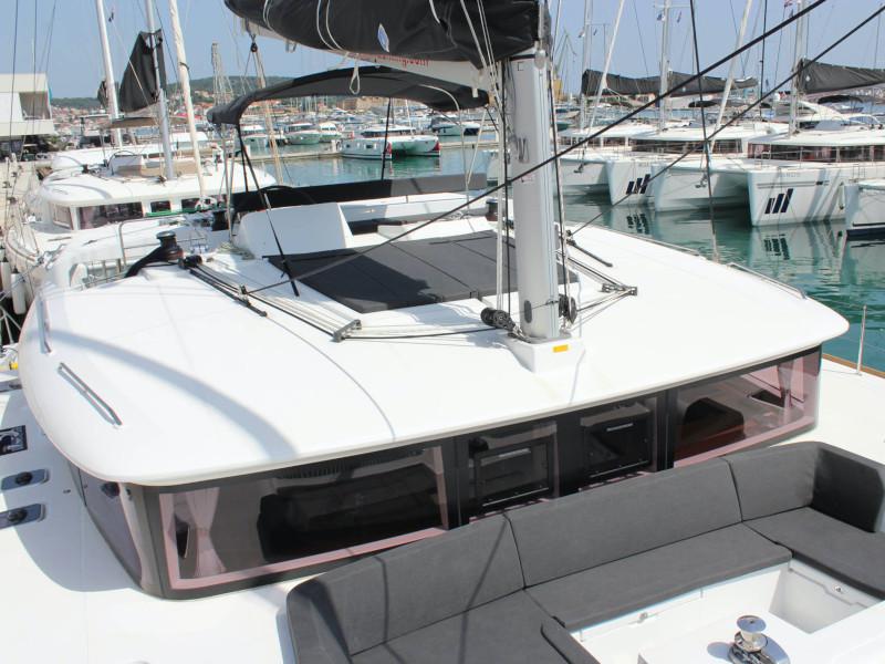 Book yachts online - catamaran - Lagoon 450 Fly - NADA I (AC in salon and cabin + generator) - rent