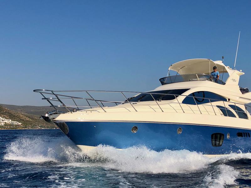 Book yachts online - motorboat - Azimut 55 - Cosmos - rent