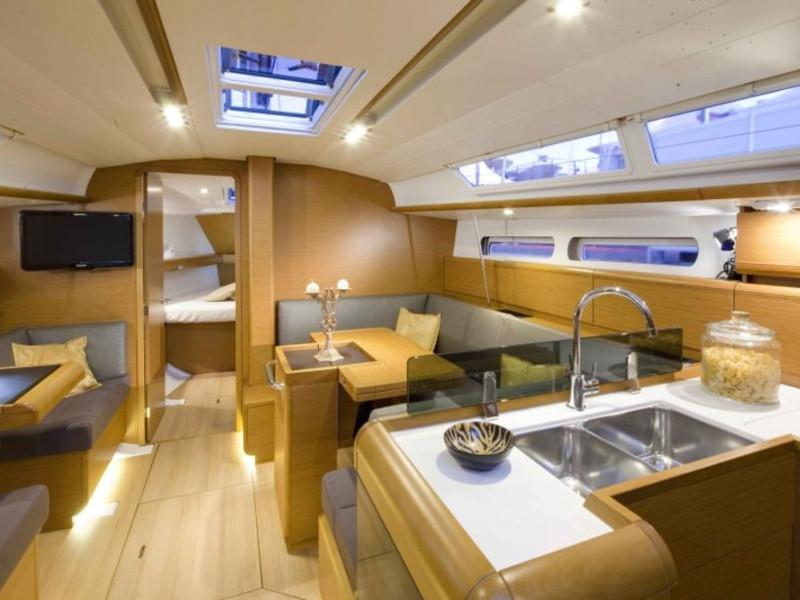 Book yachts online - sailboat - Sun Odyssey 409 - EC- 409-13-G - rent