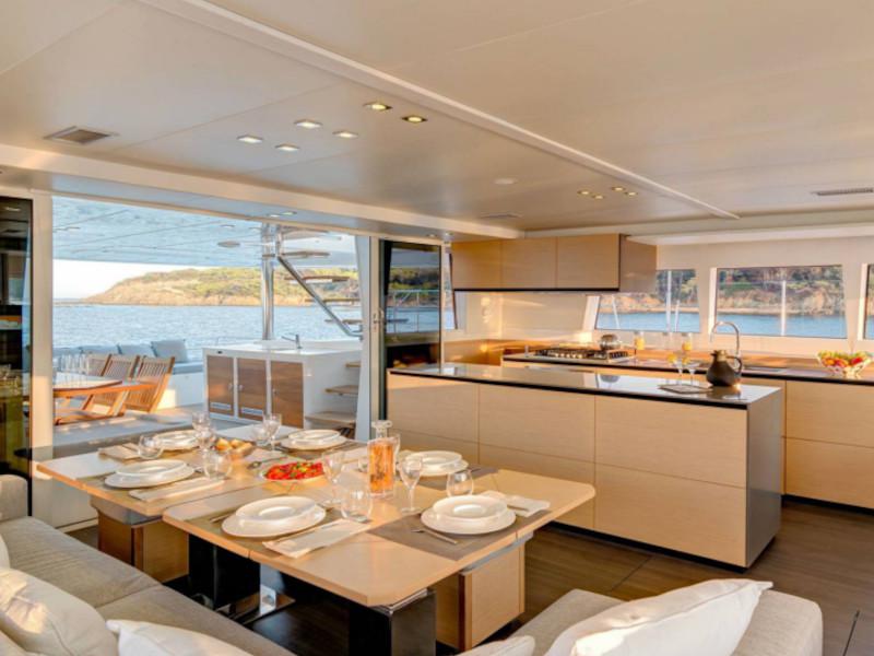 Book yachts online - catamaran - Lagoon 620 - PRES- L62-21-F - rent