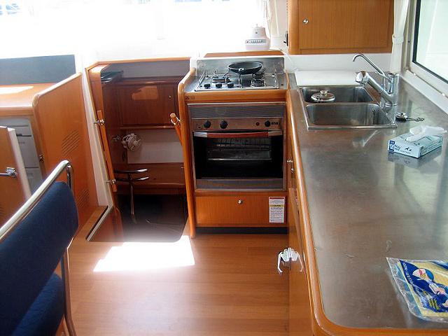 Book yachts online - catamaran - Lagoon 400 - EC- L40-16-G - rent