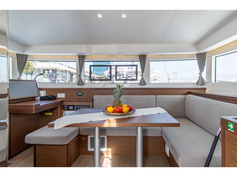 Book yachts online - catamaran - Lagoon 40 (2021) - BYE BYE - rent