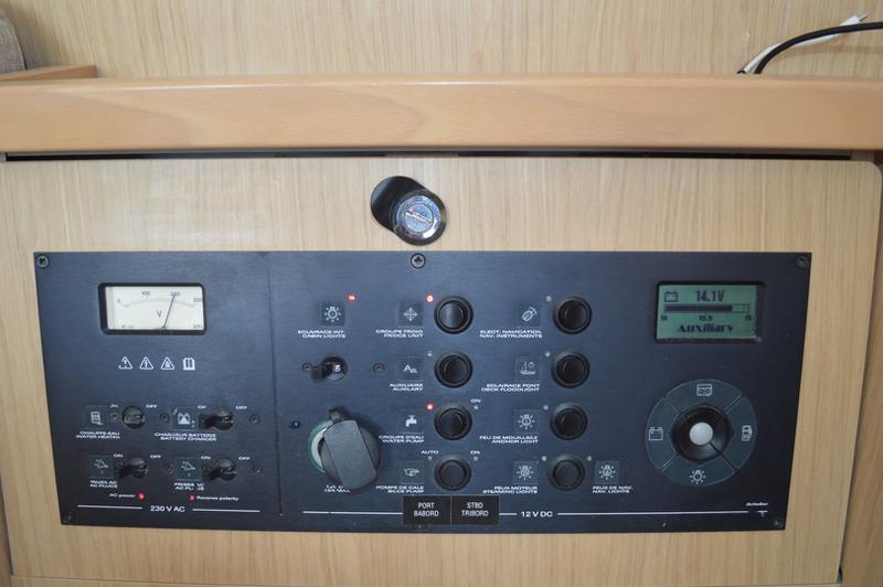 Book yachts online - catamaran - Lagoon 400 S2 (2013) - BABULICA - rent